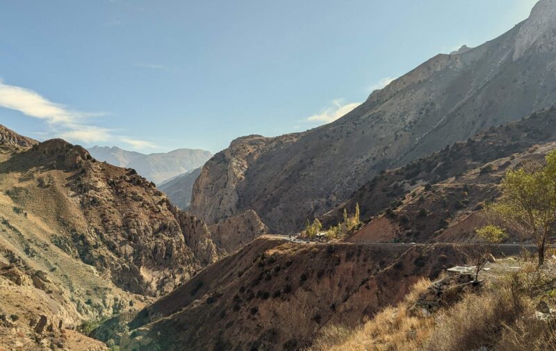 The 180 km Haraz Road, the shortest route from Tehran to the Caspian Sea area, remains the most dangerous and alluring. Copyright Ali Torkzadeh, EscapefromTehran.com